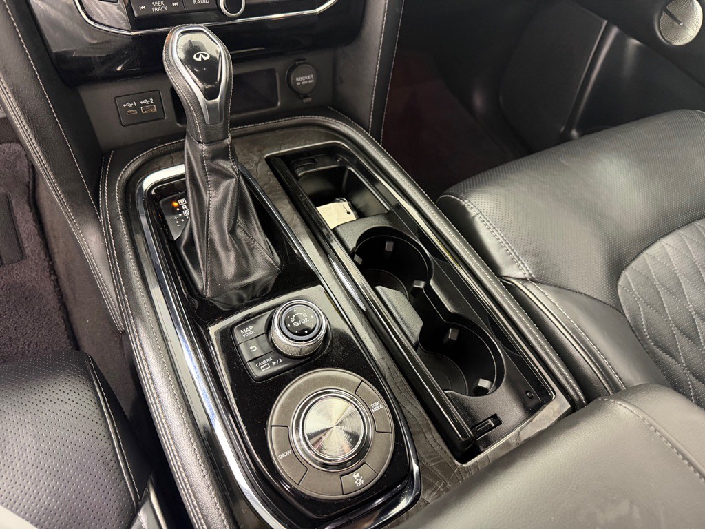 2021 INFINITI QX80 Image 17