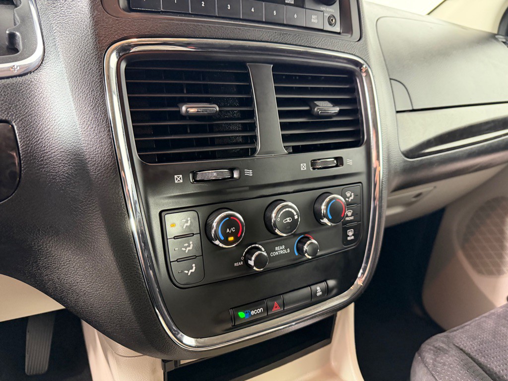 2014 Dodge Grand Caravan Image 17