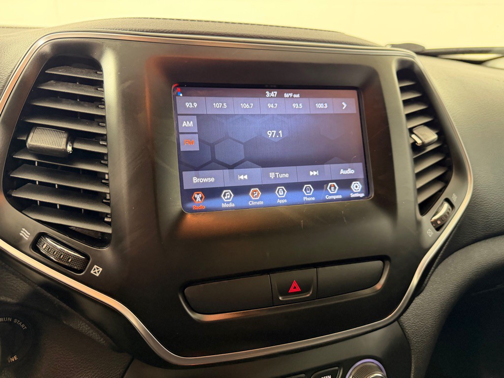 2019 Jeep Cherokee Image 14