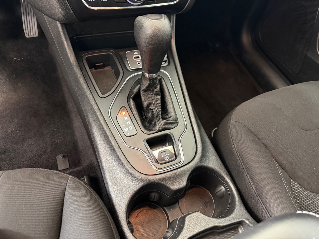 2019 Jeep Cherokee Image 16