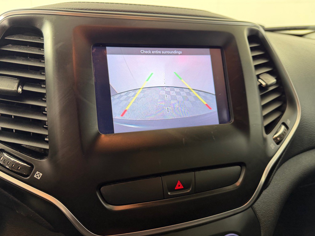 2019 Jeep Cherokee Image 17