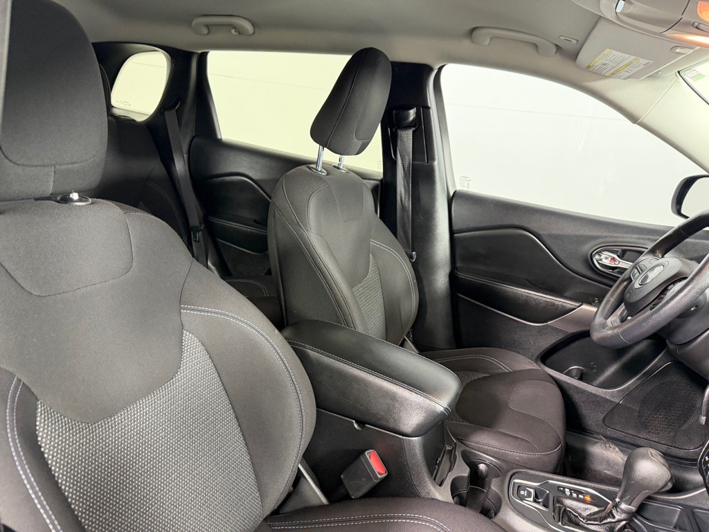 2019 Jeep Cherokee Image 22