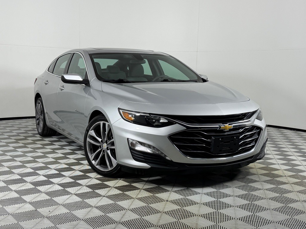 2022 Chevrolet Malibu Image 2