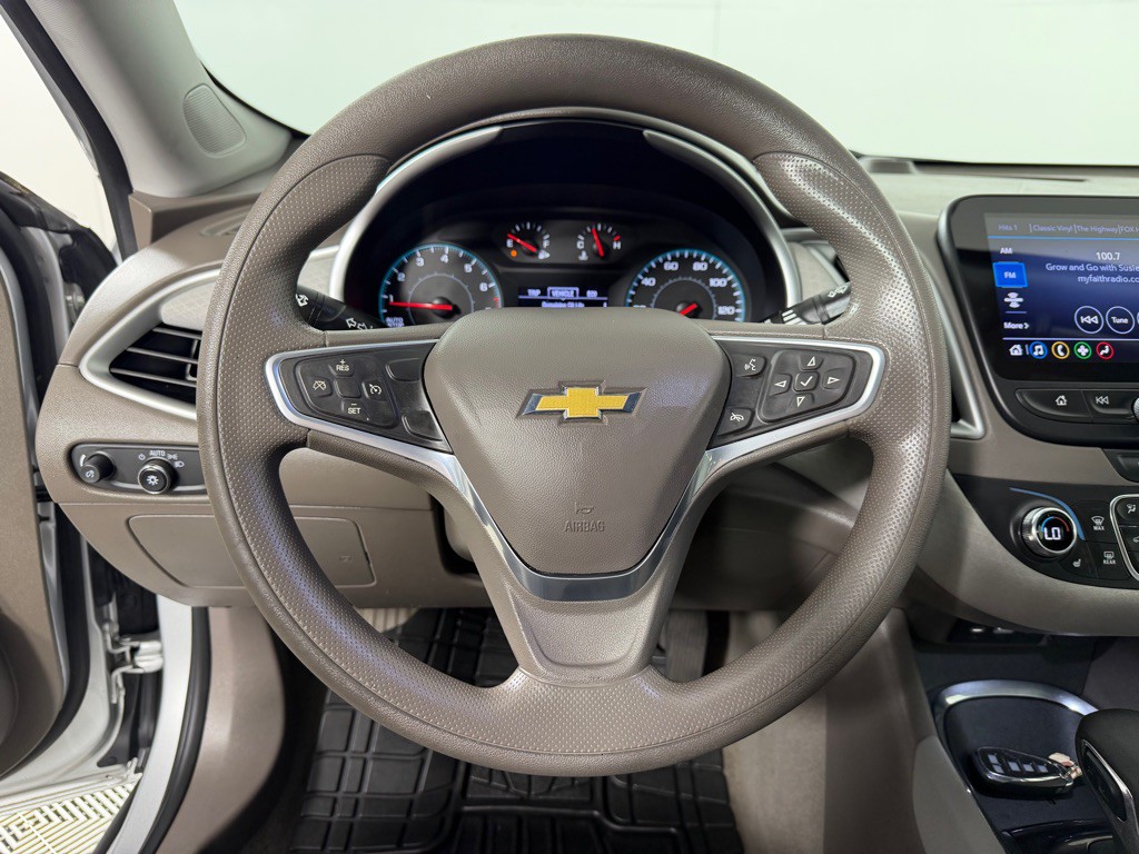 2022 Chevrolet Malibu Image 10