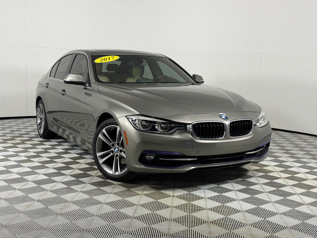 2017 BMW 3 Series Image 2