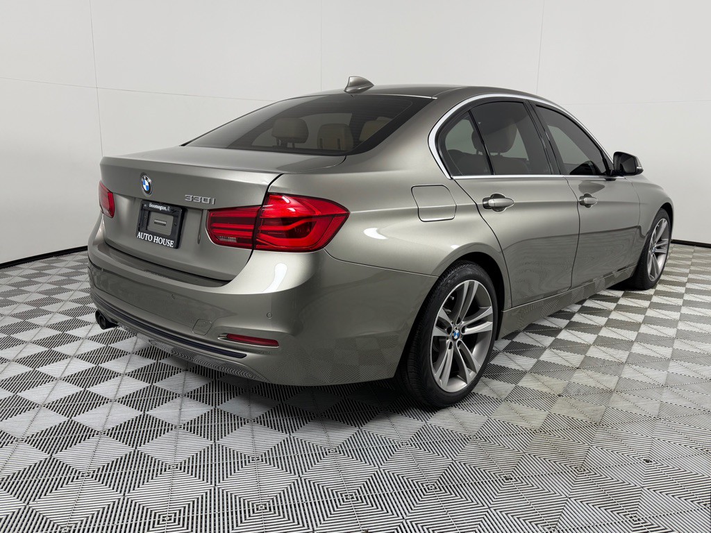 2017 BMW 3 Series Image 5