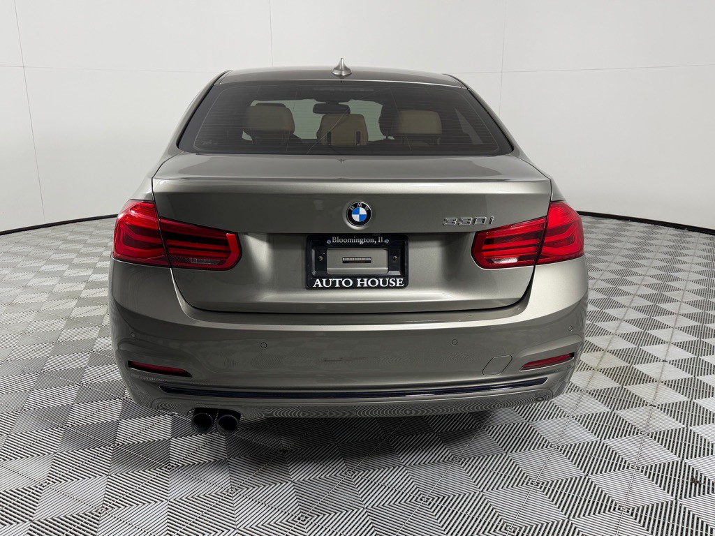 2017 BMW 3 Series Image 6