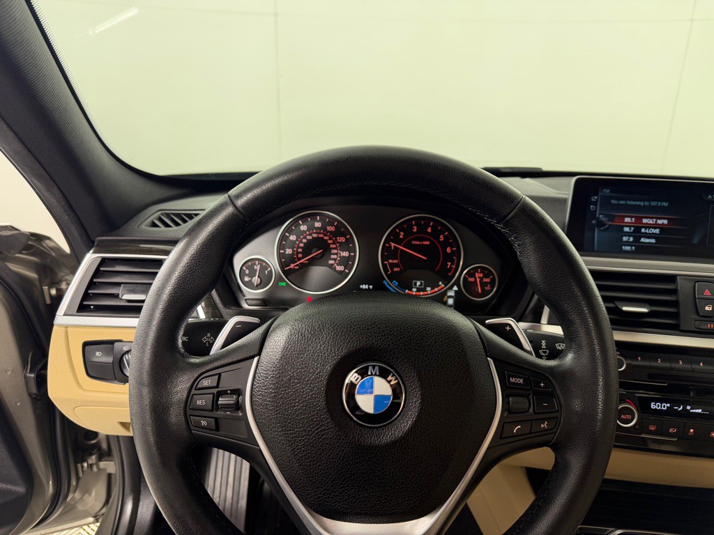 2017 BMW 3 Series Image 15