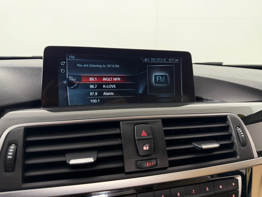 2017 BMW 3 Series Image 17