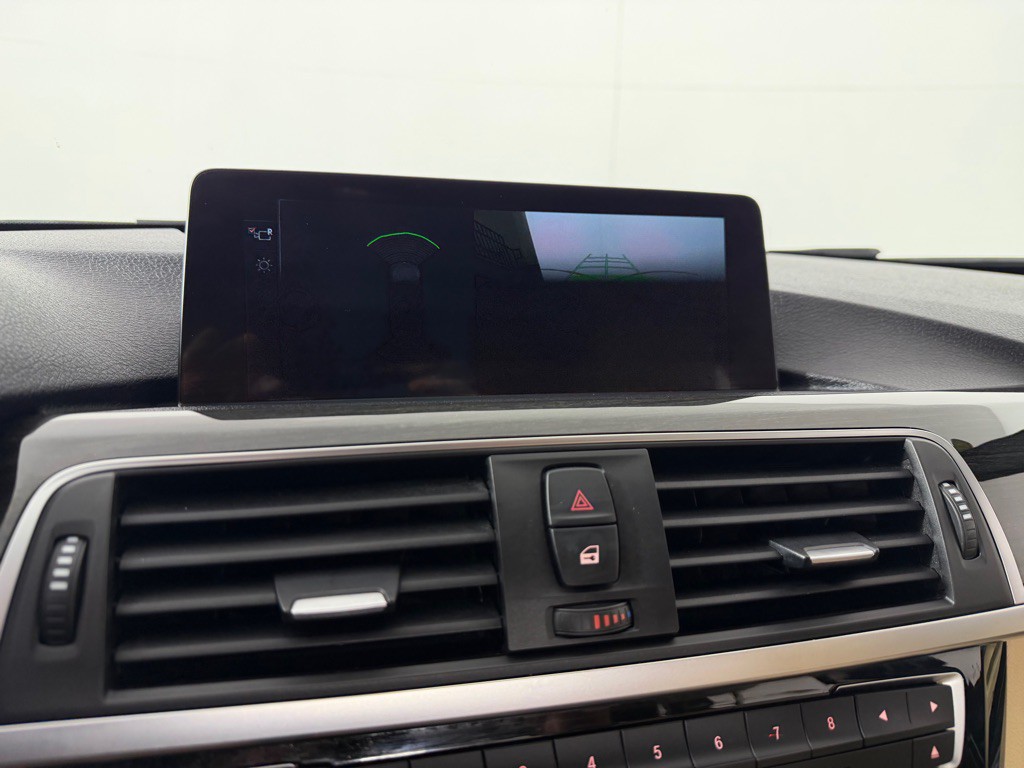 2017 BMW 3 Series Image 20