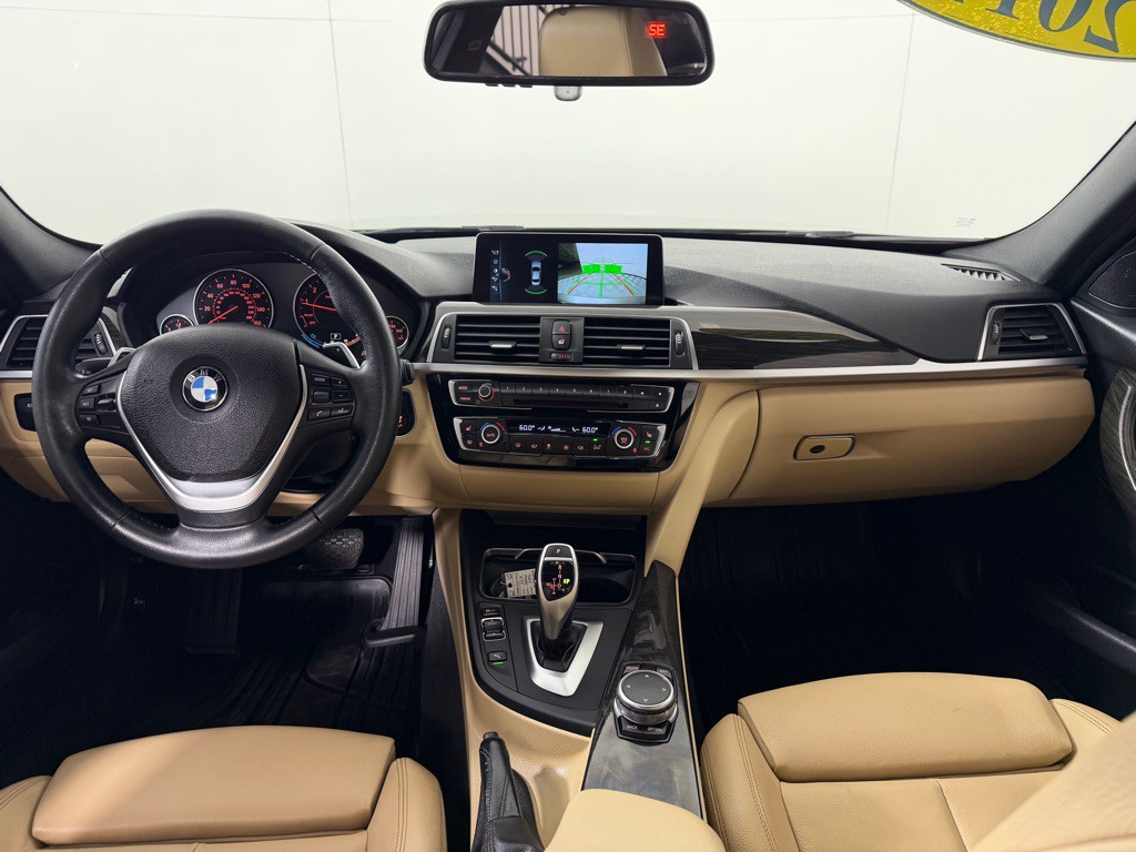 2017 BMW 3 Series Image 22