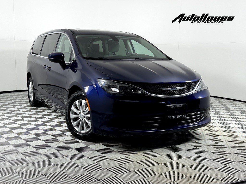 2017 Chrysler Pacifica Image 1