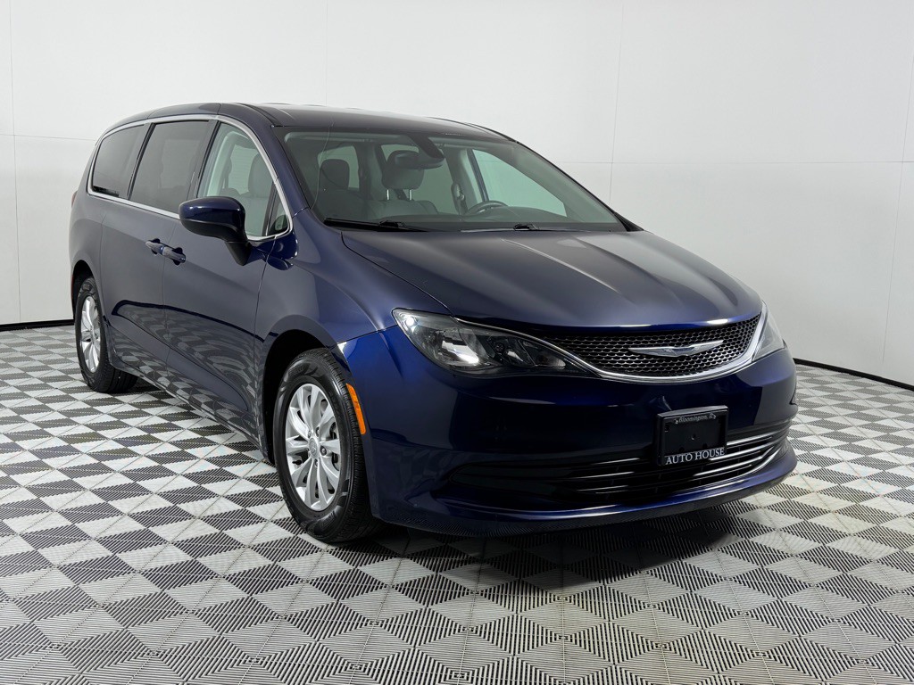 2017 Chrysler Pacifica Image 3