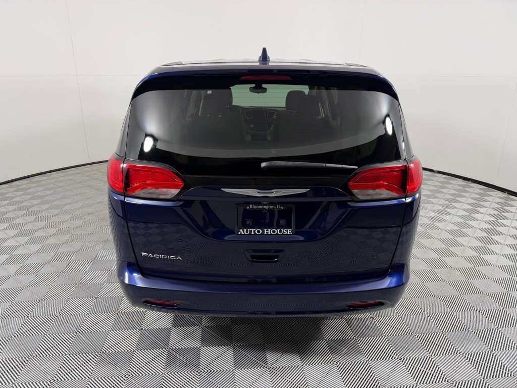 2017 Chrysler Pacifica Image 6