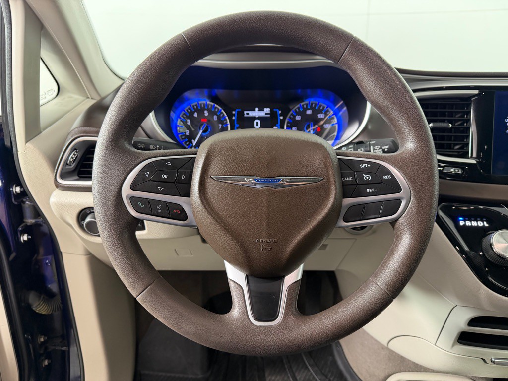2017 Chrysler Pacifica Image 14