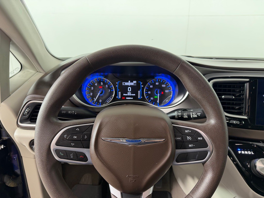 2017 Chrysler Pacifica Image 15