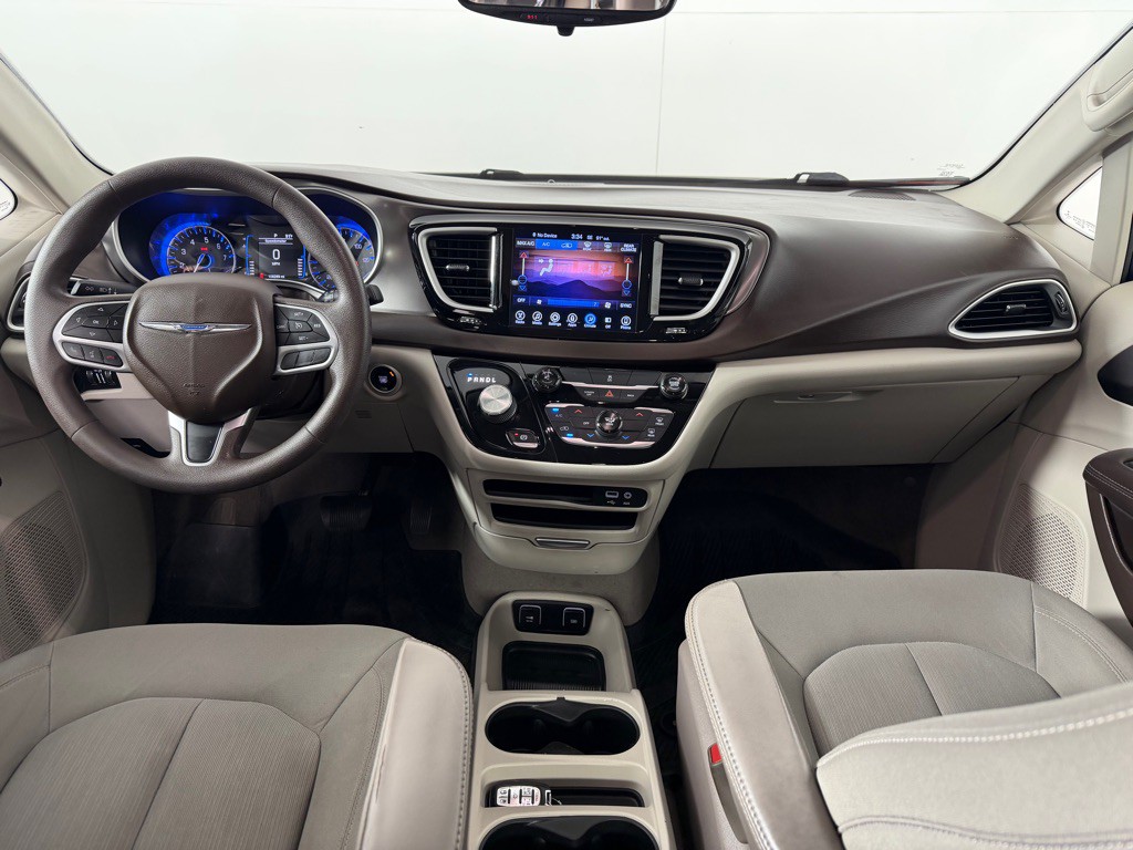 2017 Chrysler Pacifica Image 21