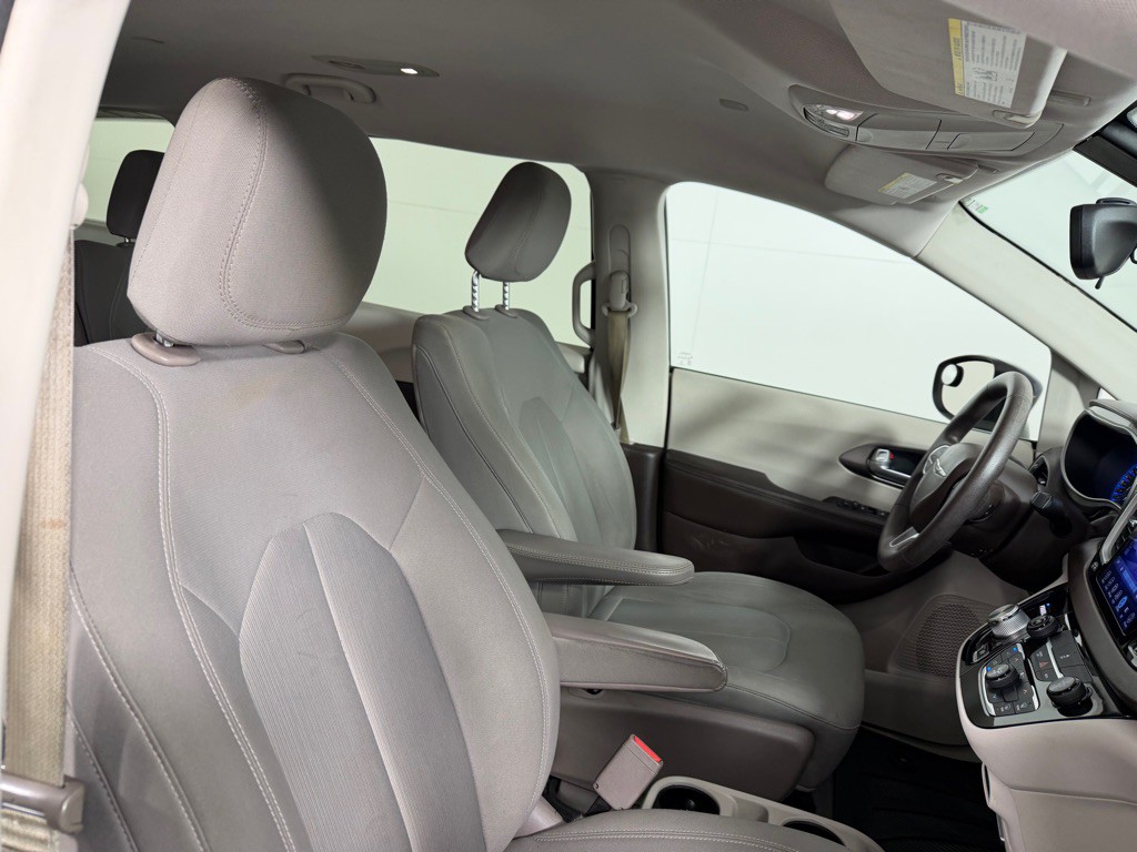 2017 Chrysler Pacifica Image 23