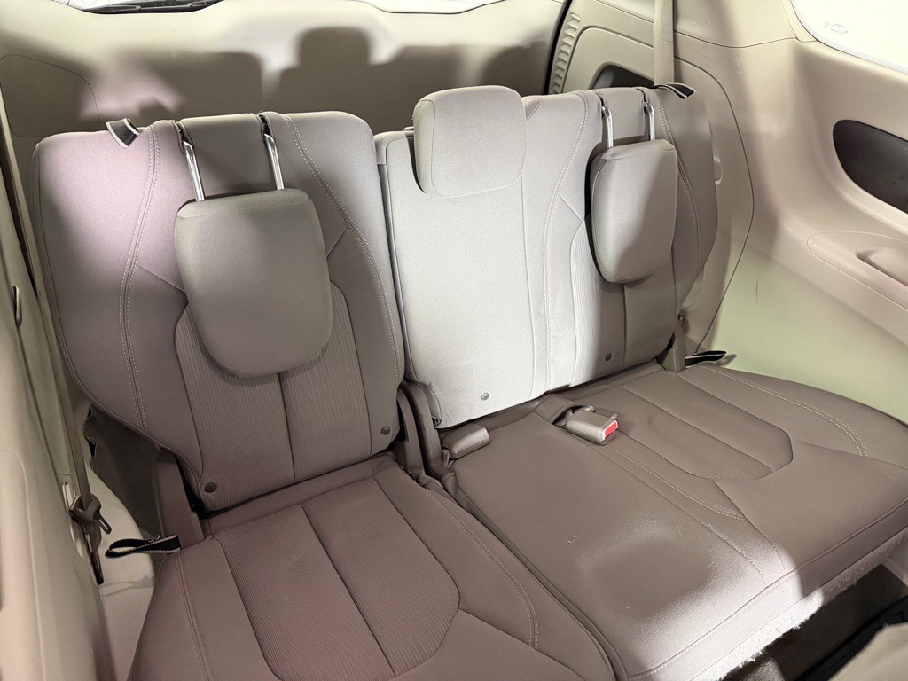 2017 Chrysler Pacifica Image 25