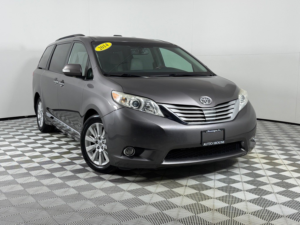 2014 Toyota Sienna Image 2