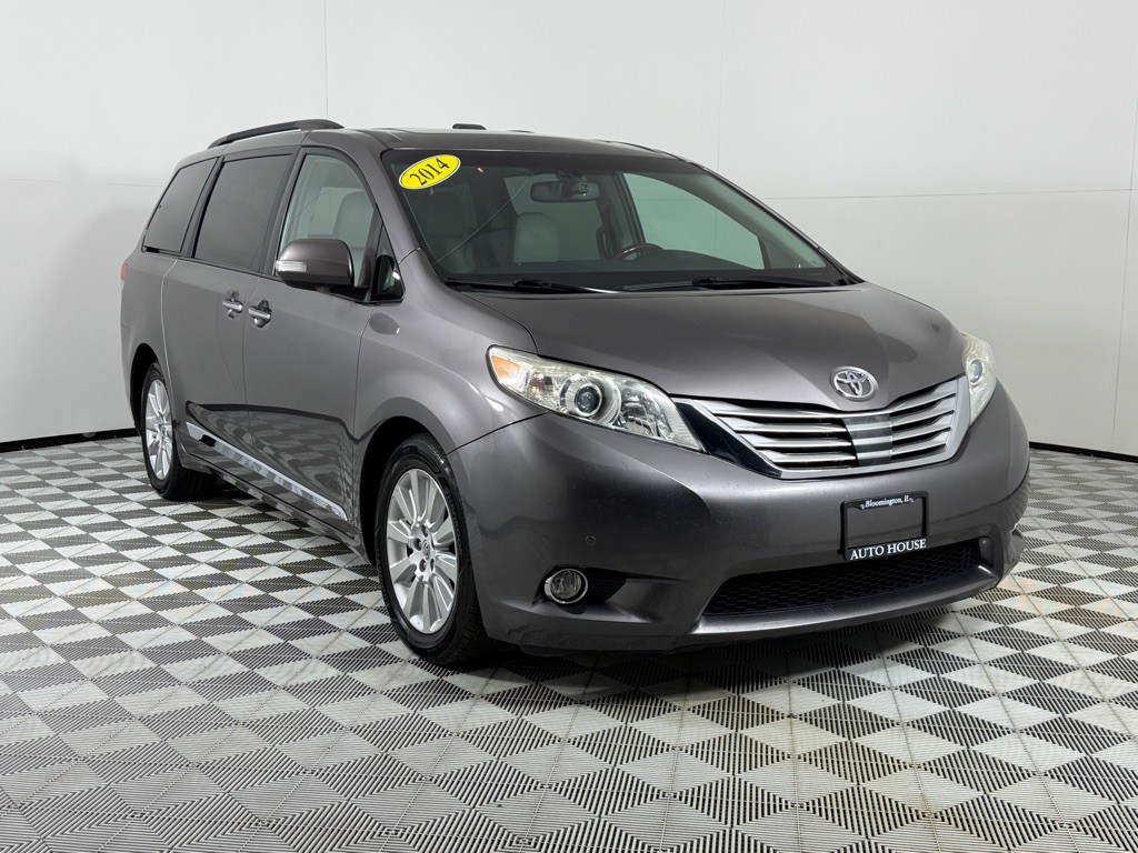 2014 Toyota Sienna Image 3