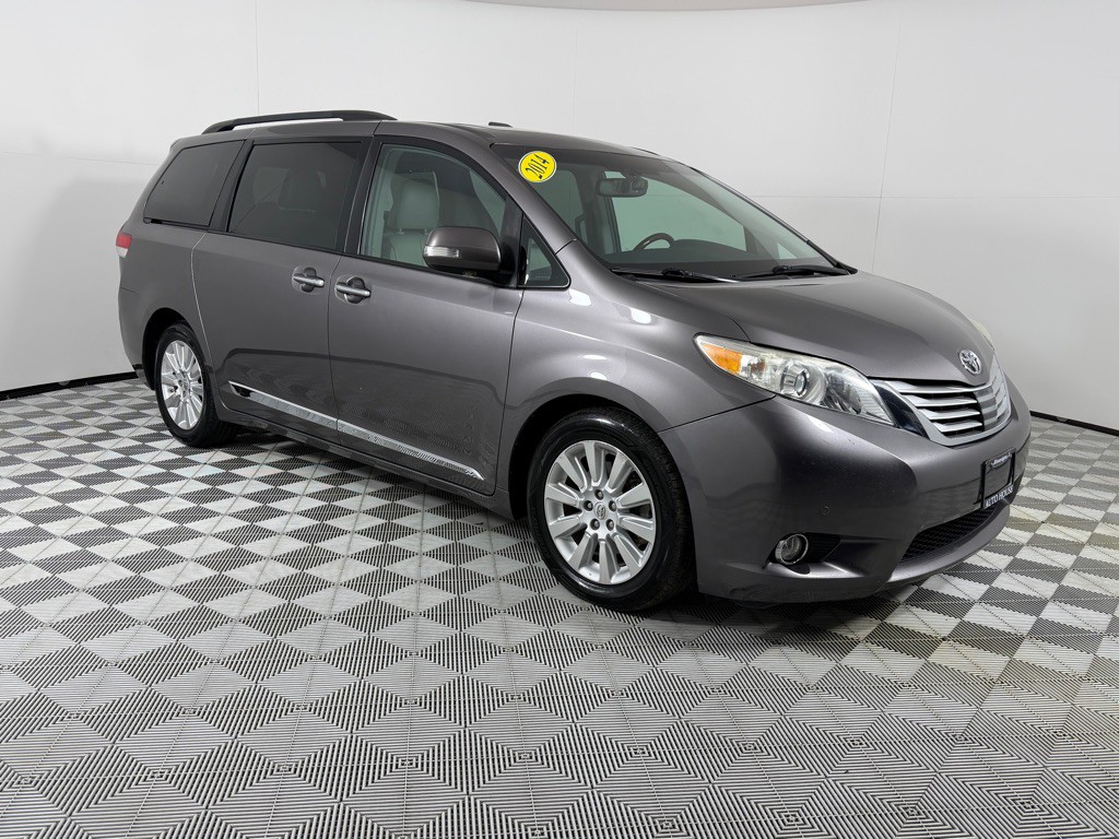 2014 Toyota Sienna Image 4