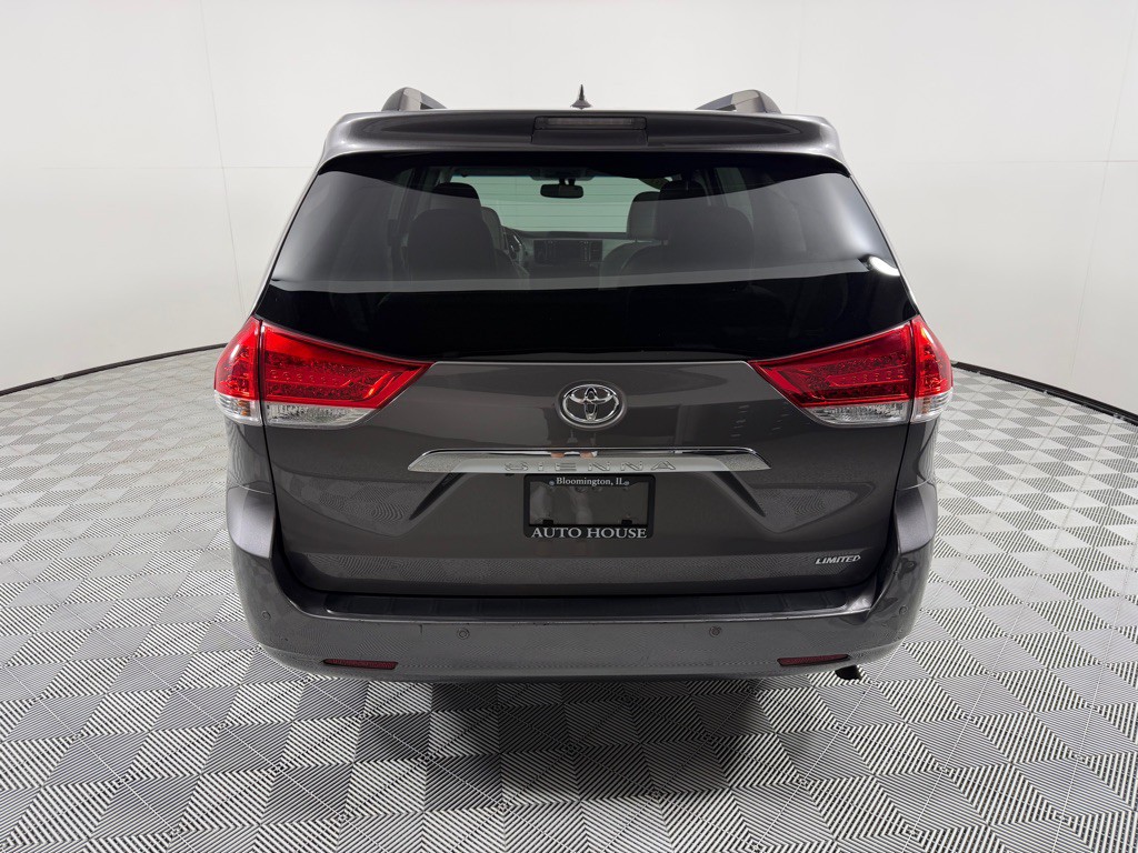 2014 Toyota Sienna Image 7