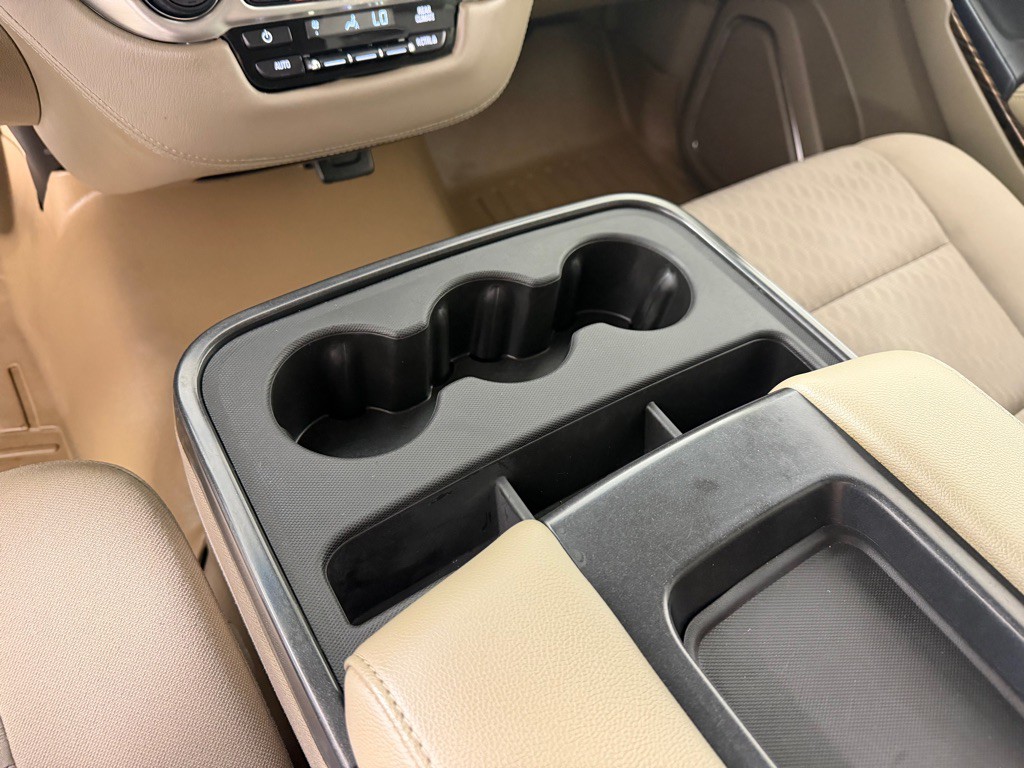 2015 GMC Yukon Image 17