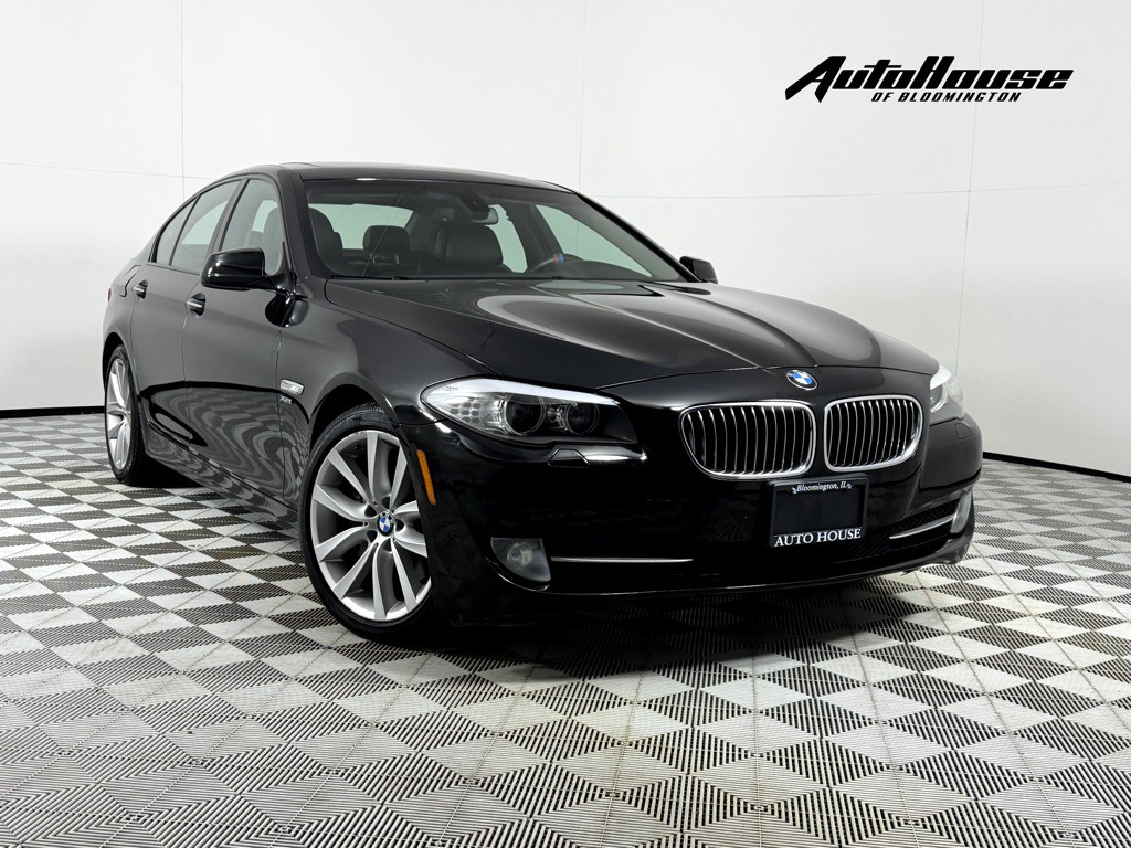 2011 BMW 5 Series Image 1