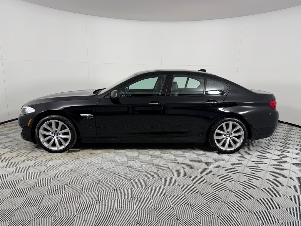 2011 BMW 5 Series Image 7