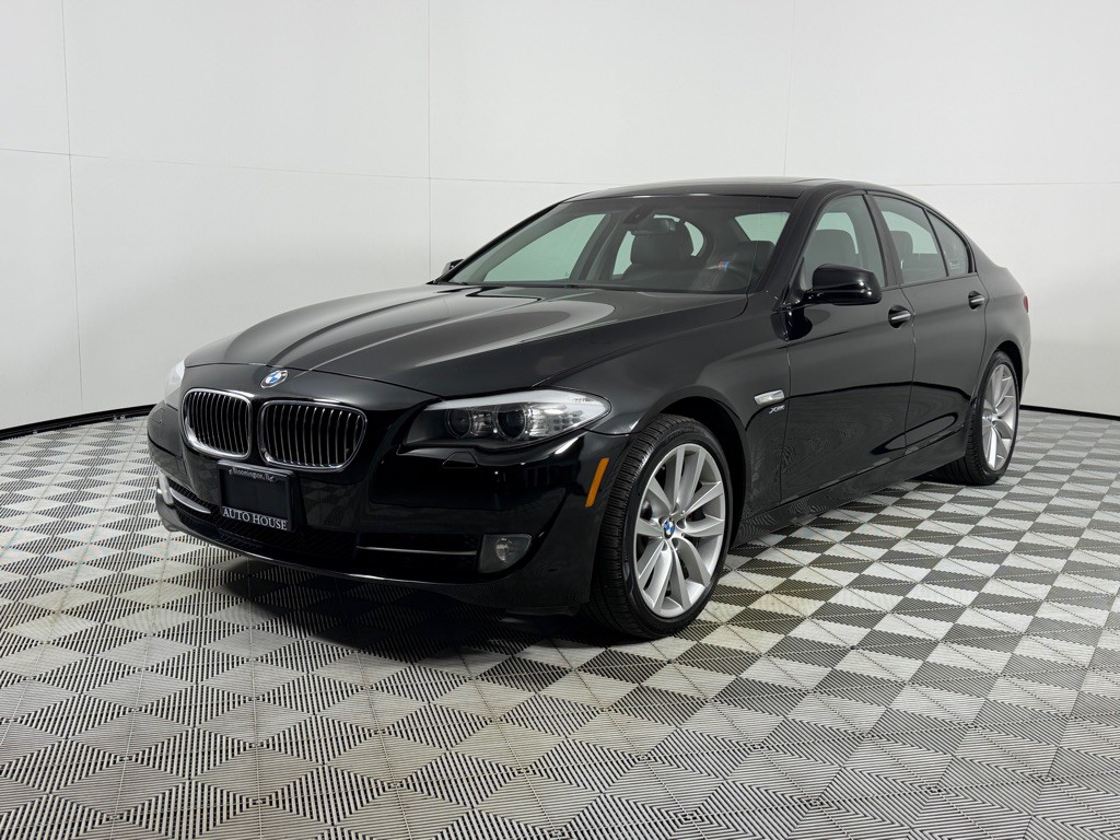 2011 BMW 5 Series Image 8