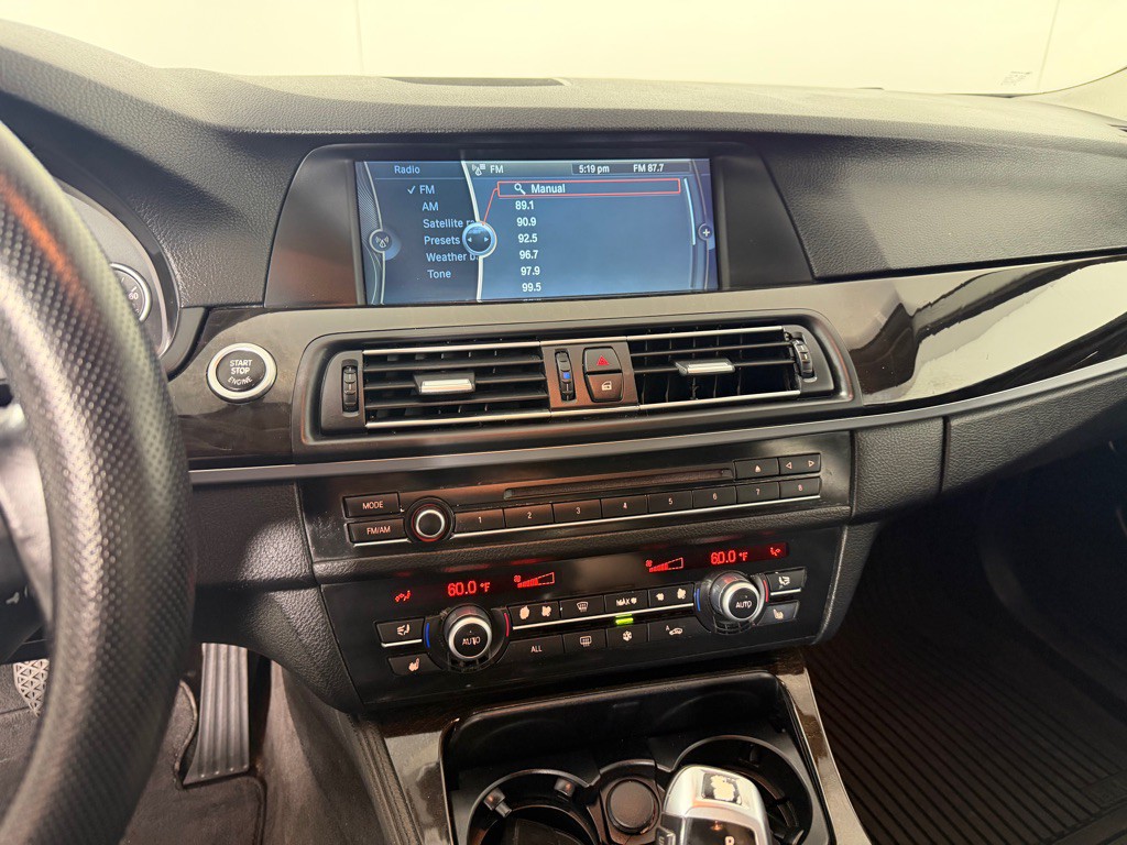 2011 BMW 5 Series Image 12