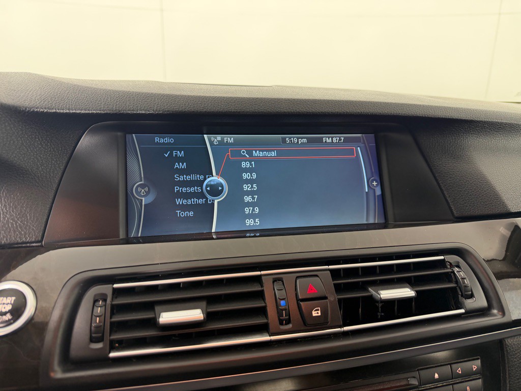 2011 BMW 5 Series Image 13