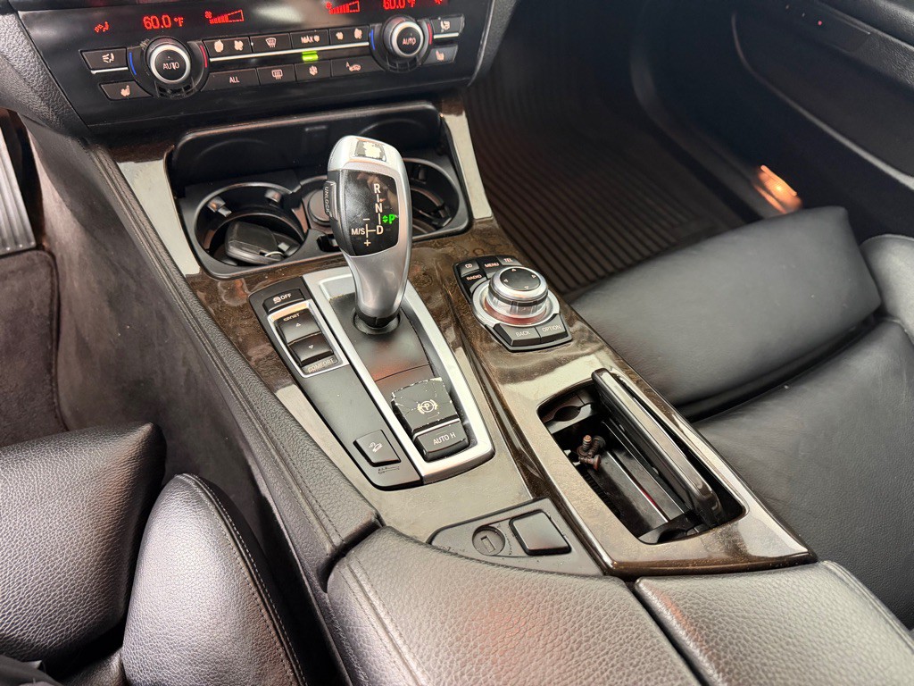 2011 BMW 5 Series Image 15