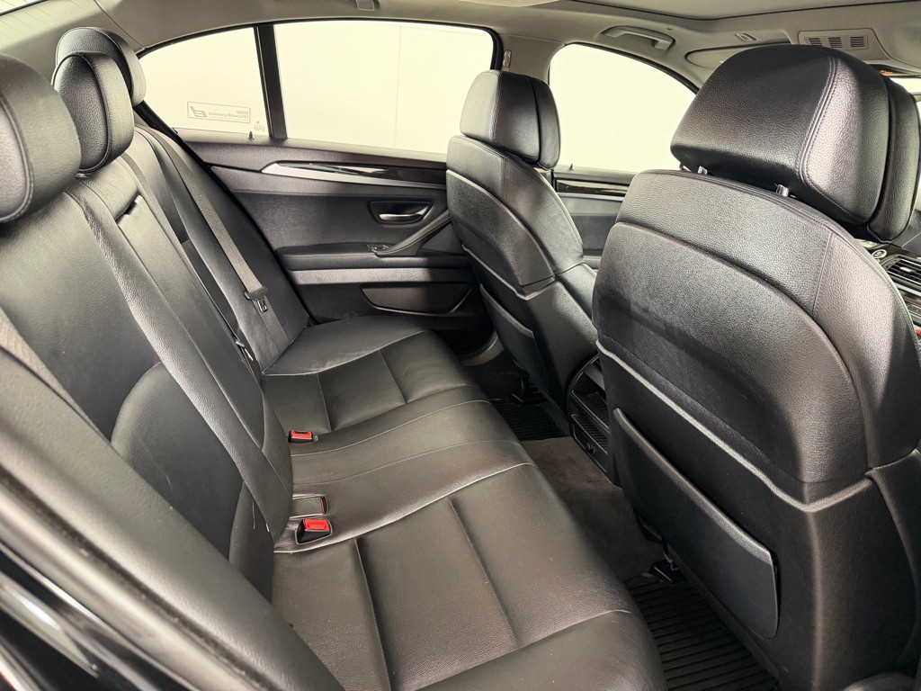 2011 BMW 5 Series Image 17