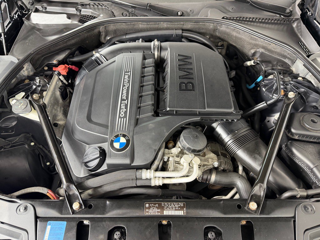 2011 BMW 5 Series Image 19