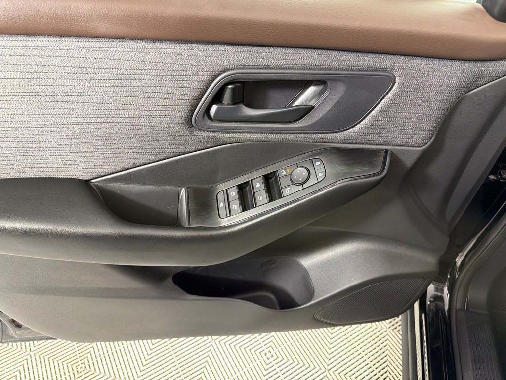 2023 Nissan Rogue Image 11