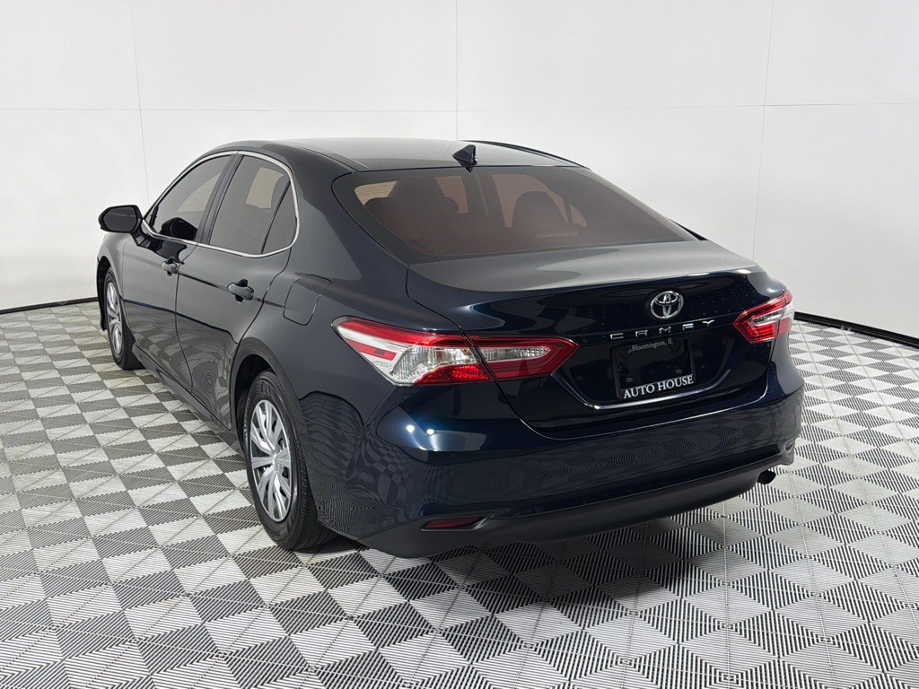2019 Toyota Camry Image 7