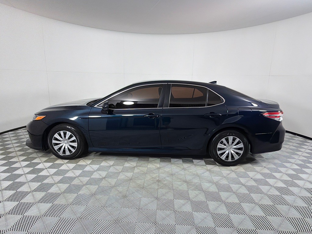 2019 Toyota Camry Image 8