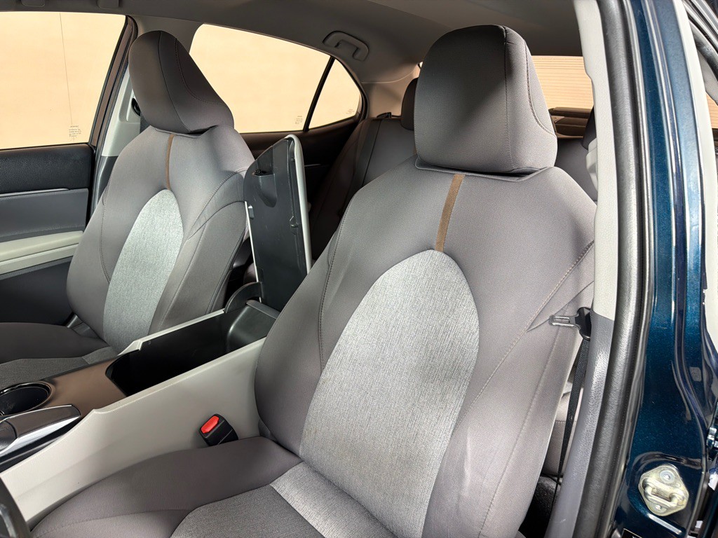 2019 Toyota Camry Image 12