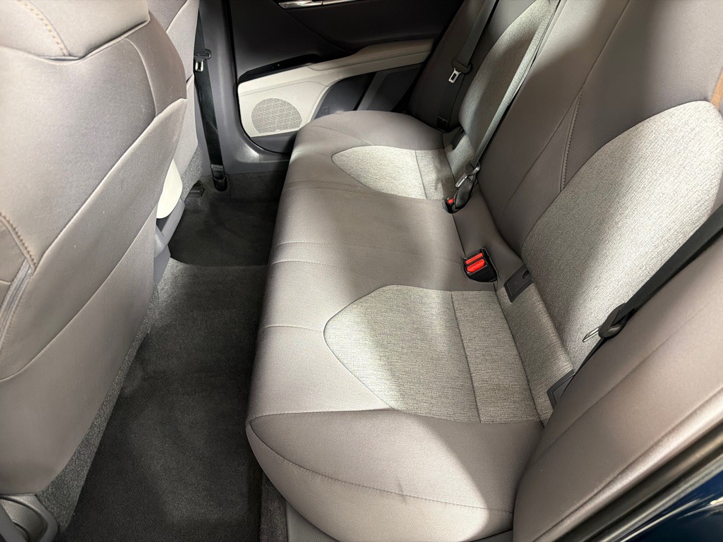 2019 Toyota Camry Image 18