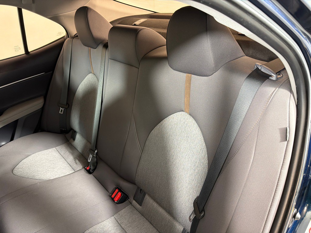 2019 Toyota Camry Image 19