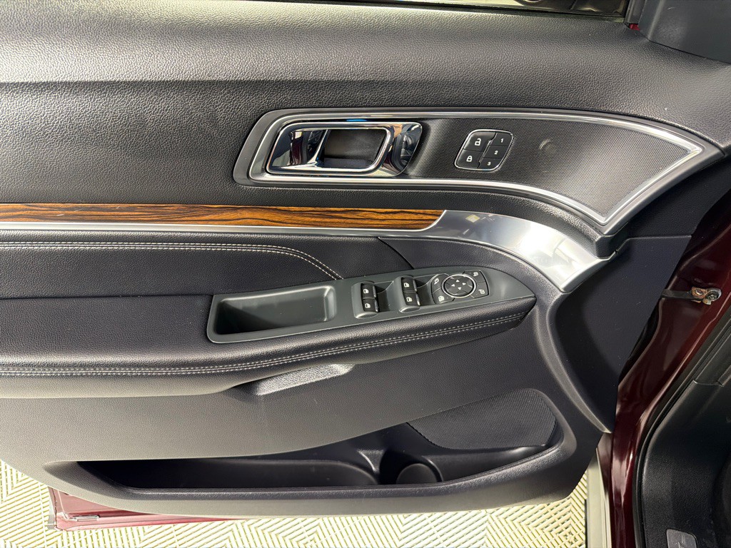 2018 Ford Explorer Image 9