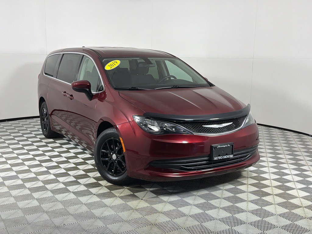 2019 Chrysler Pacifica Image 2