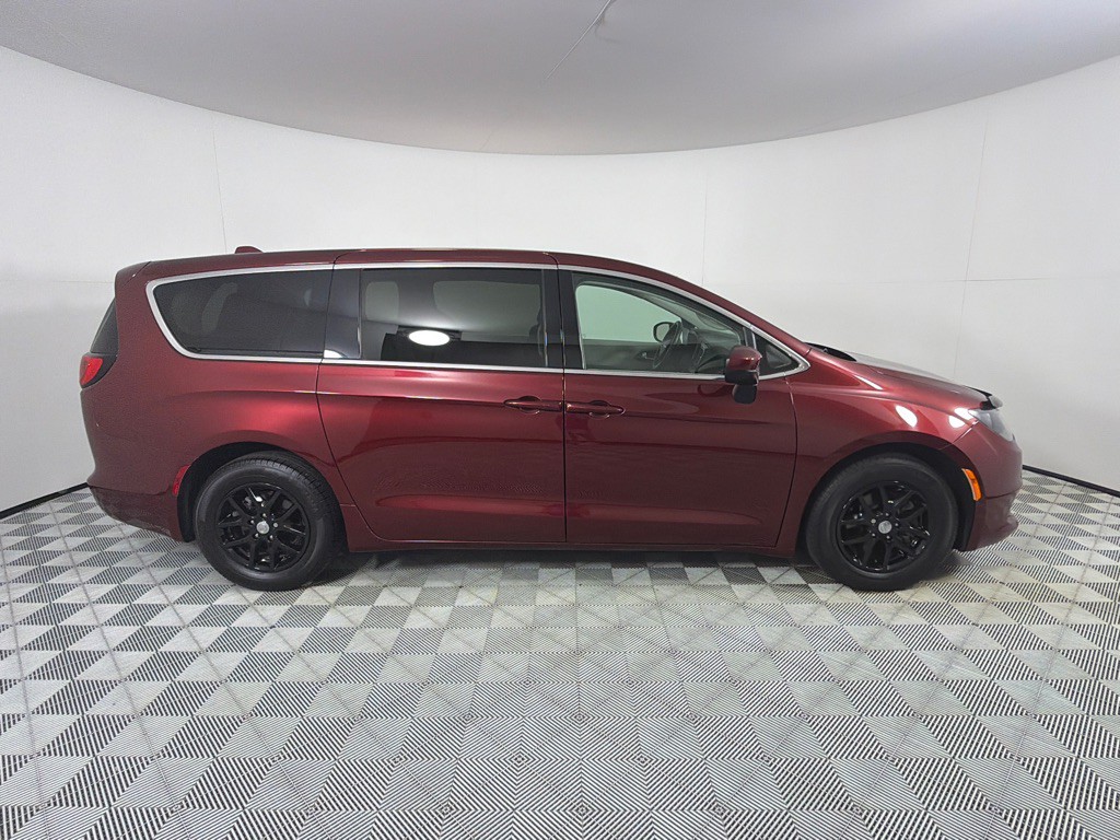 2019 Chrysler Pacifica Image 4
