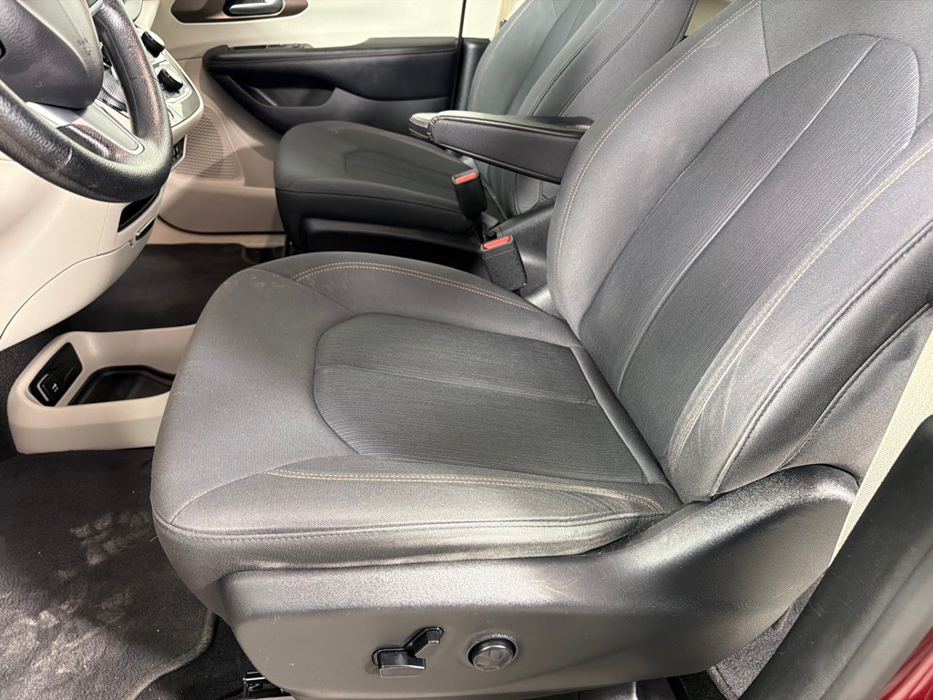 2019 Chrysler Pacifica Image 12