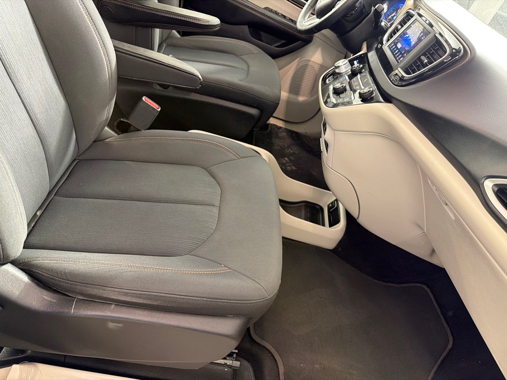 2019 Chrysler Pacifica Image 22