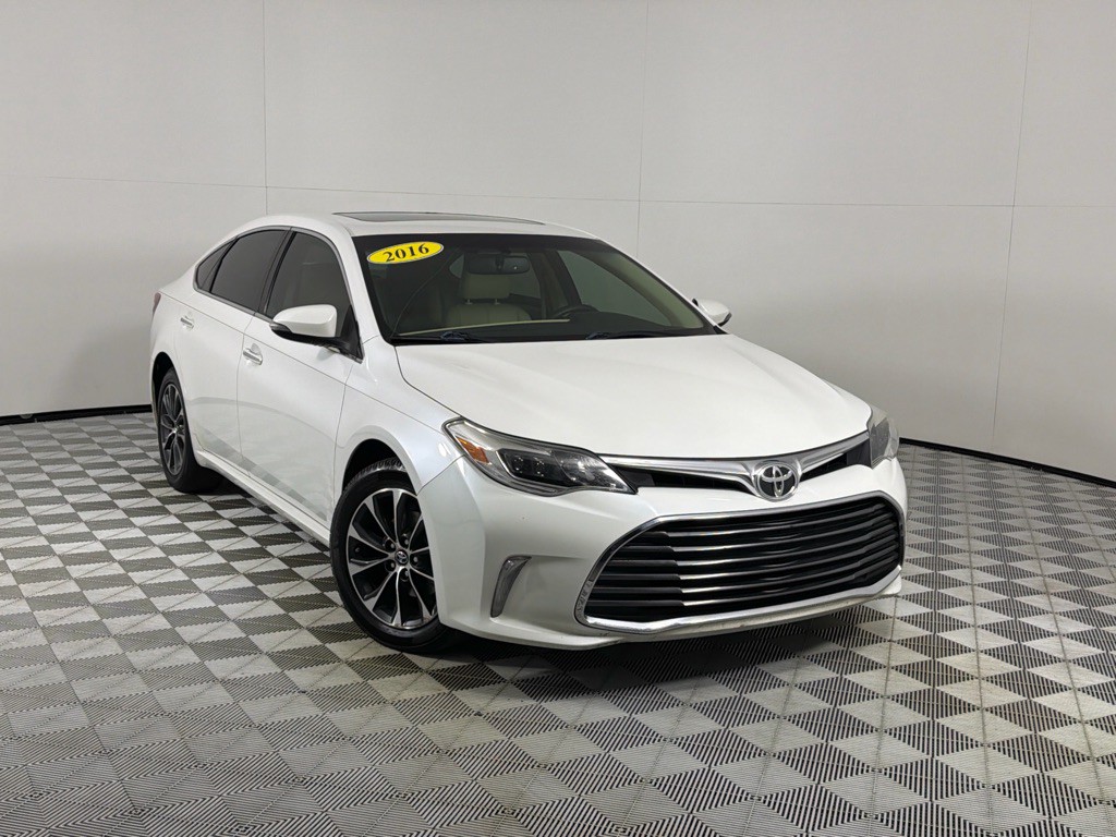 2016 Toyota Avalon Image 2