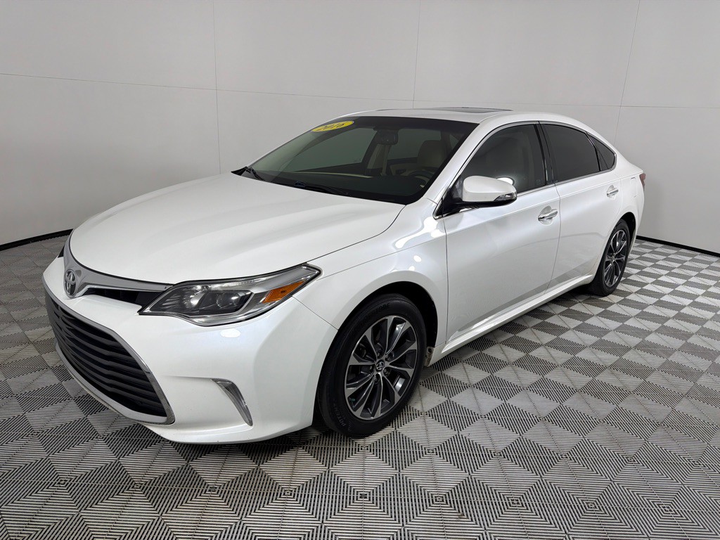 2016 Toyota Avalon Image 9