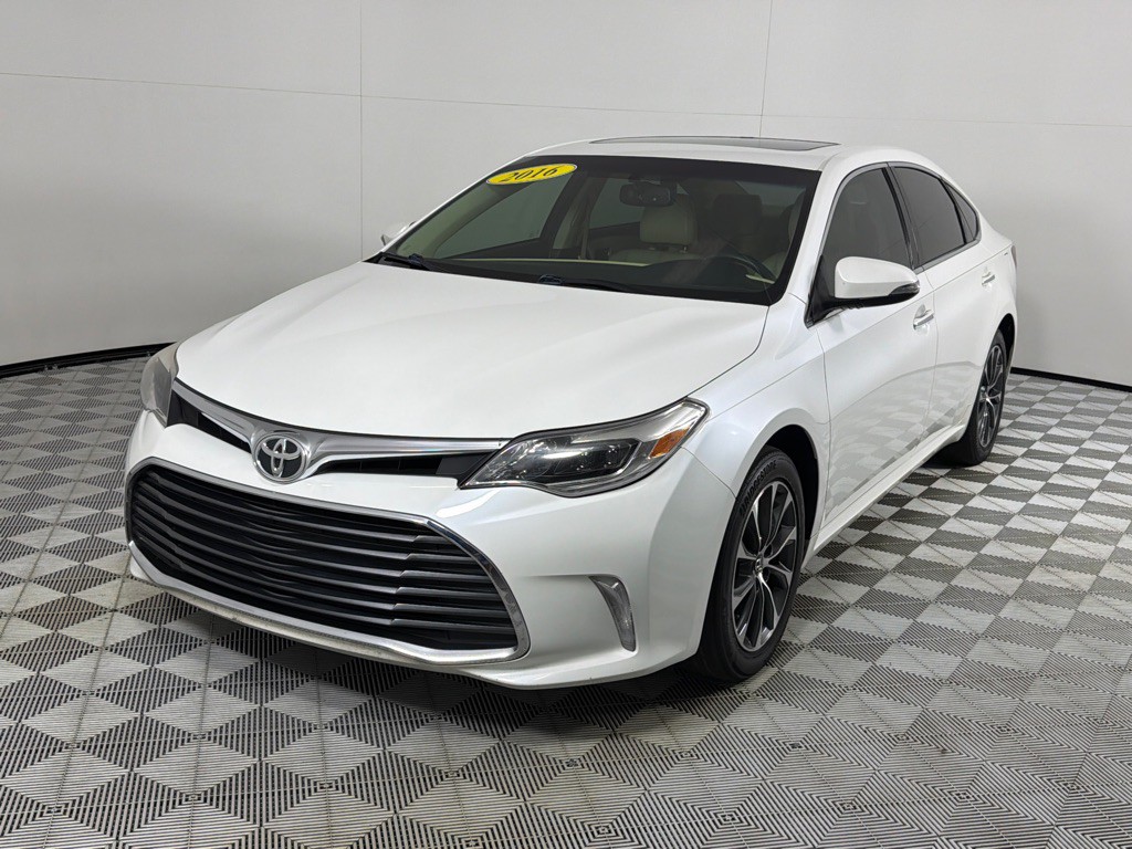 2016 Toyota Avalon Image 10